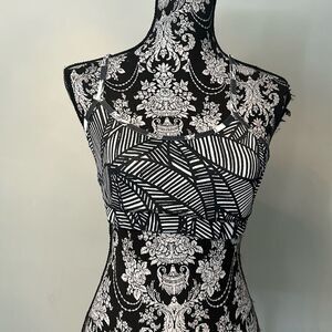 Lululemon size 8 sports bra